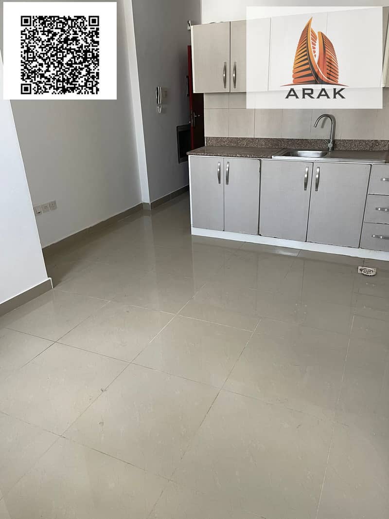 A great opportunity to rent a studio in a prime location in Al Rashidiya 3, on Old Traffic Street, with easy access to all services and main roads.