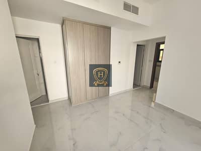 6 habitaciones Building para en Venta en Al Alia, Ajman - a389cb9f-1496-4ff9-8b9b-6e85a8244879. jpg 6 habitaciones Building para en Venta en Al Alia, Ajman - a389cb9f-1496-4ff9-8b9b-6e85a8244879. jpg