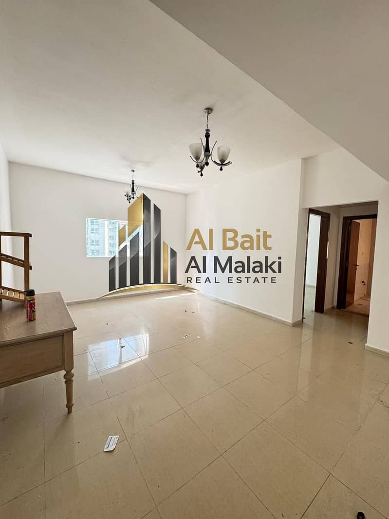Apartment for annual rent Area: Al-Taawun Bathrooms: 2 Air conditioning: Central Payments: 4/5 Parking: Unpaved