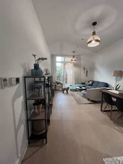 شقة مفروشة بغرفتي نوم | غرفة خادمة | إطلالة على الفناء