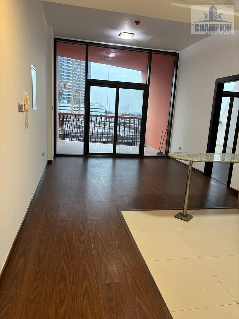 Bright and Spacious 1BR Apartment | Great Location