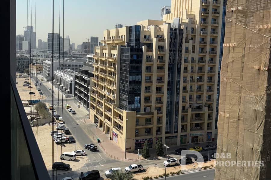 Multiple Cheque | Vacant | Modern Kitchen