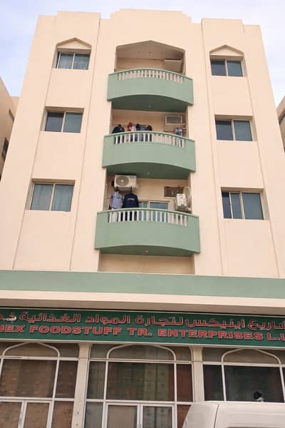 Building for Sale in Bu Tina, Sharjah - edd8ef10-e1a1-4e4e-8342-1ab30b43a778. jpg Building for Sale in Bu Tina, Sharjah - edd8ef10-e1a1-4e4e-8342-1ab30b43a778. jpg