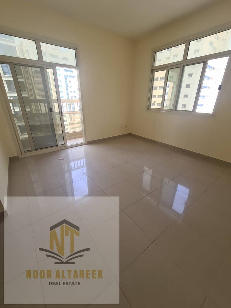 Apartment for Rent in Sharjah – Al Khan A well-maintained apartment with an open view, ideal for family living in a lively and convenient location.