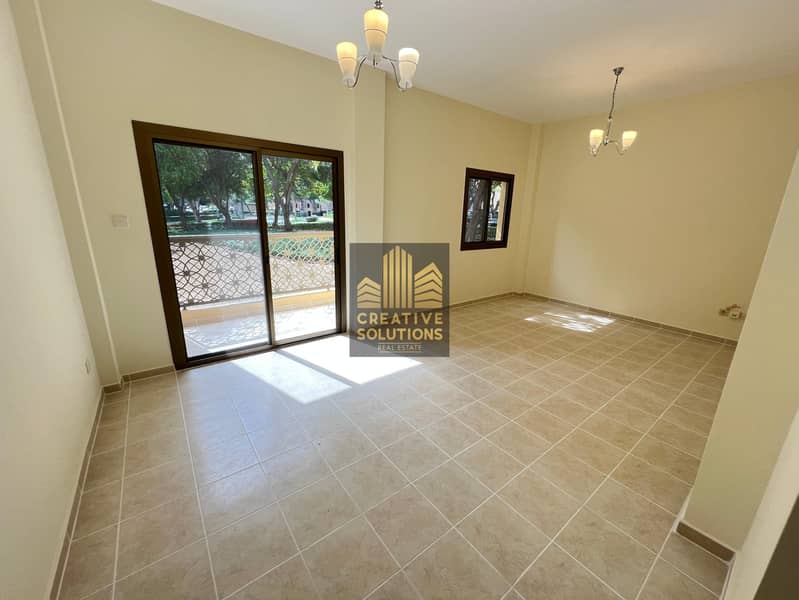 CHILLER FIX WITH BALCONY 2 BEDROOM NEAR TO METRO BBQ AREA