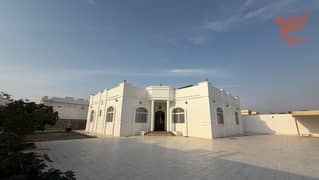 فیلا في الرفاع 4 غرف 99990 درهم - 14750092