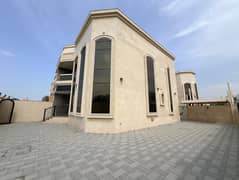 فيلا/3غرف/ 6 حمامات/صالة واسعة +مجلس/غرفة خادمة /غرفة ستور /غرفة غسيل /حديقة كبيرة