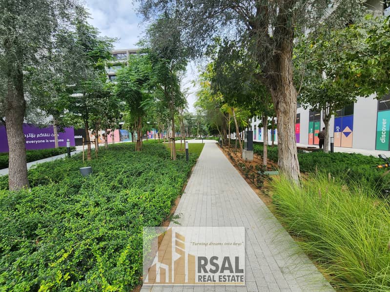 Closed Kitchen 1 BR Apartment Gated Community