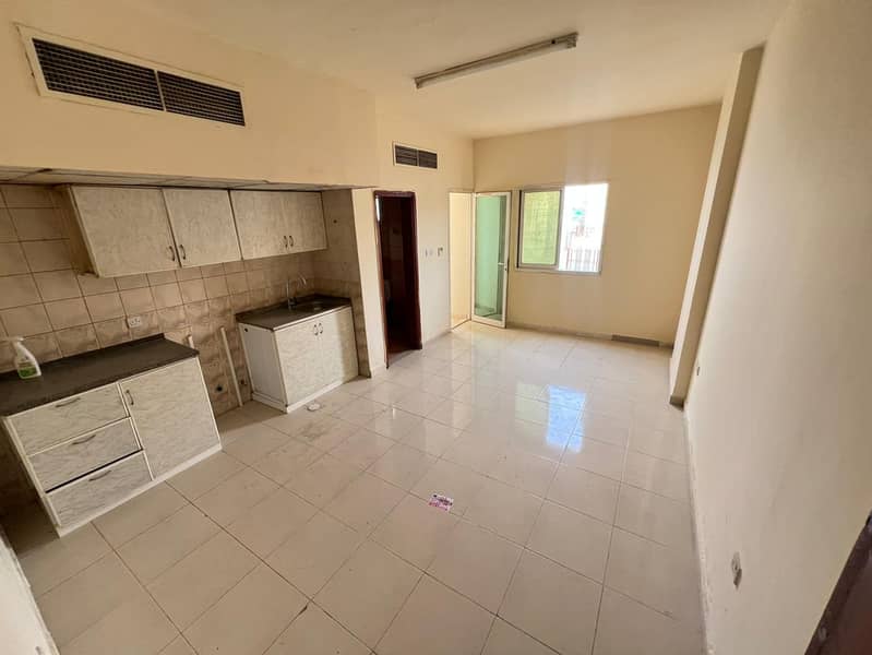 Studio apartment with balcony - Lowest prices - Prime location - Central air conditioning - Family accommodation - Free maintenance