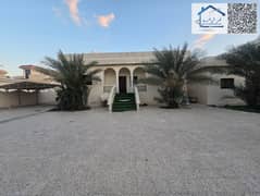 فيلا واسعة من طابق واحد مع ملحق | موقع مميز في الروضة ٢