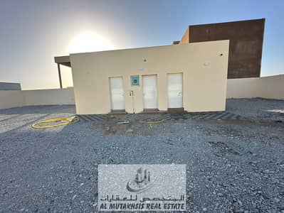 Industrial Land for Rent in Al Sajaa Industrial, Sharjah - photo_5951531445178273341_w. jpg