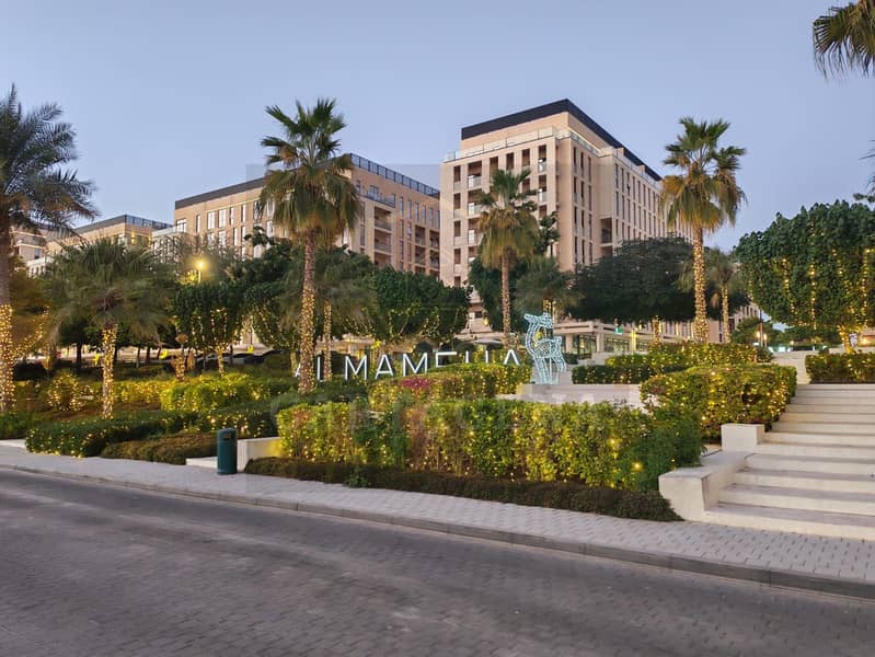 One bedroom with two bathrooms