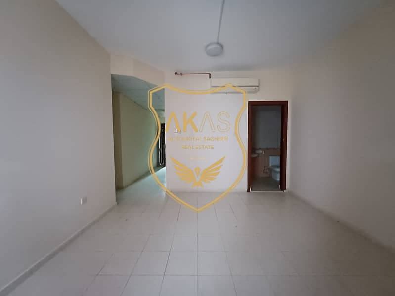 CLOSE PARK 2BHK AVAILABLE FOR FAMILY