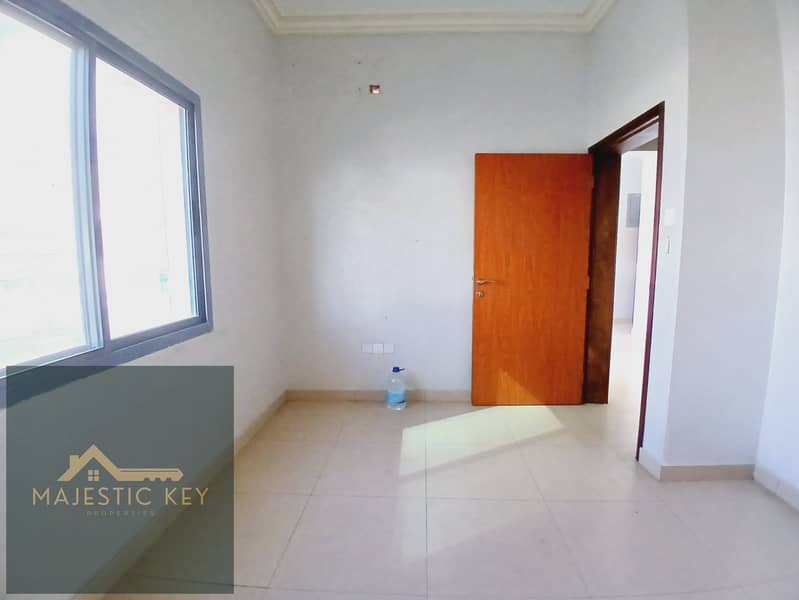 1BHK NEAR BUSS STOP WITH BALCONY ONLY IN 25K