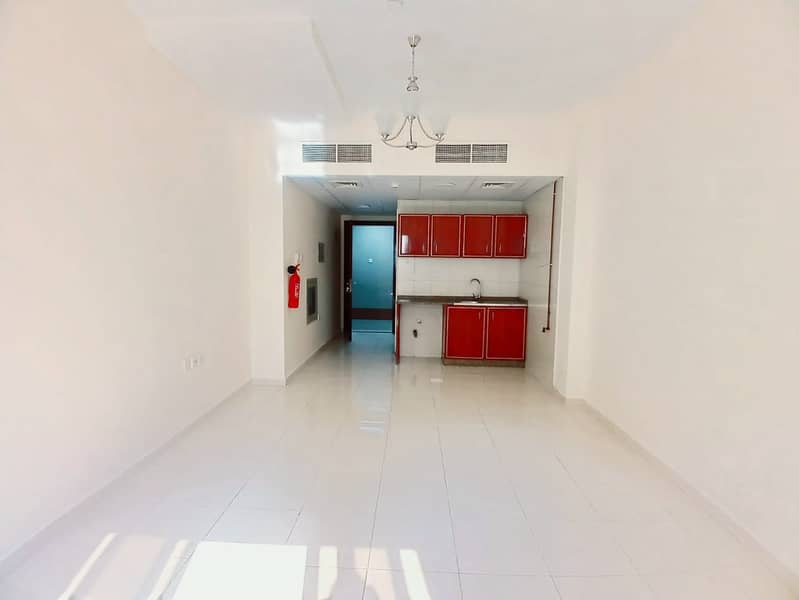 Lavish studio full family building near in muwailah sharjah park25k