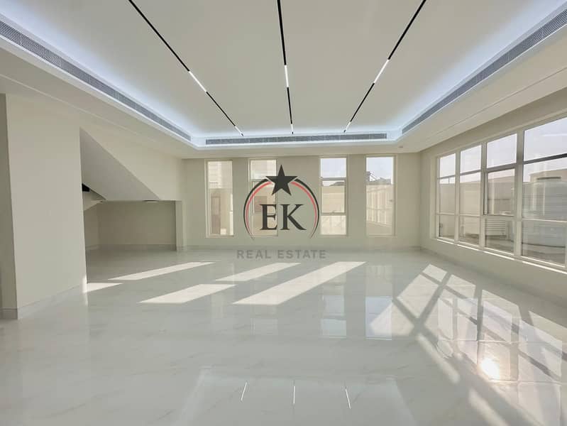 Spacious Neat n Clean Ready to Move