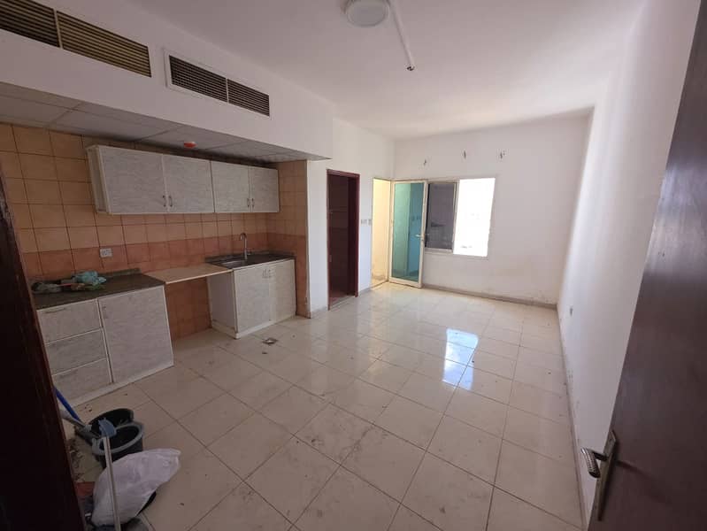 The most beautiful studio in Rawda 1 - with a balcony - central air conditioning - regular maintenance by the owner