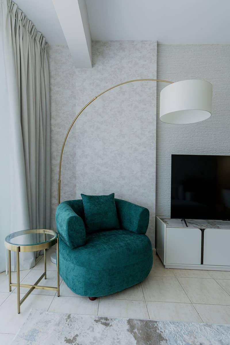 32 sitting area . jpg