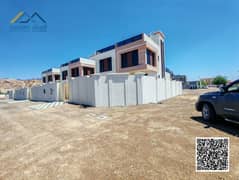 فرصة مميزة ثلاث فلل متجاورة في مصفوت بإطلالات جبلية رائعة ومساحات كبيرة مناسبة للسكن والاستثمار