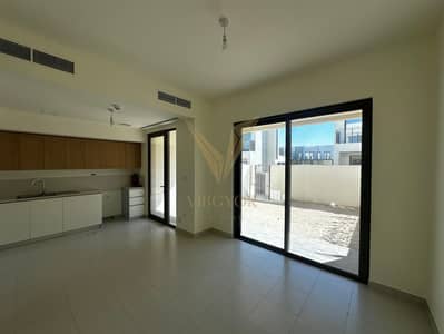 3 Bedroom Townhouse for Sale in Dubai South, Dubai - Back-to-Back| Middle Unit|Community-Focused Living 3 Bedroom Townhouse for Sale in Dubai South, Dubai - Back-to-Back| Middle Unit|Community-Focused Living