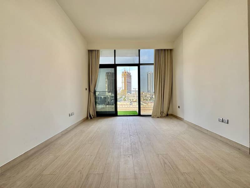 Elegant Azizi Riviera 5 Residence – Modern Interiors & Amenities