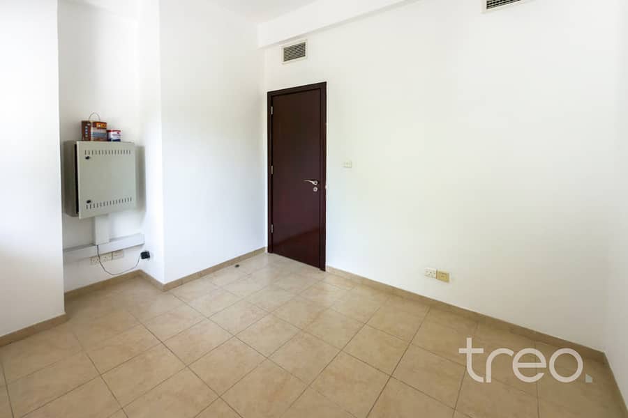 16 St 05, V 056, Reem 1 - 33. jpg