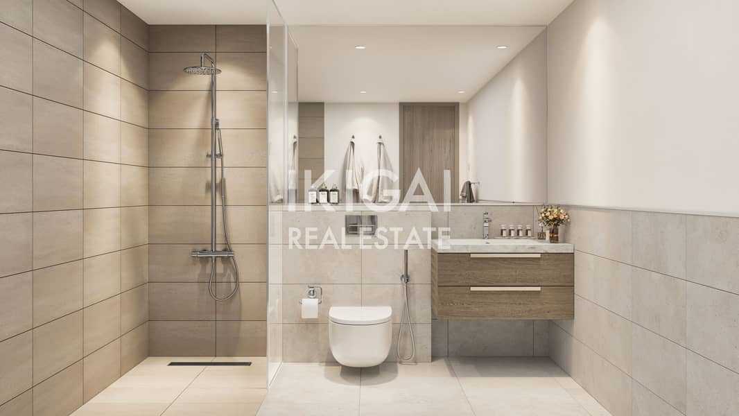 10 Bathroom. jpg
