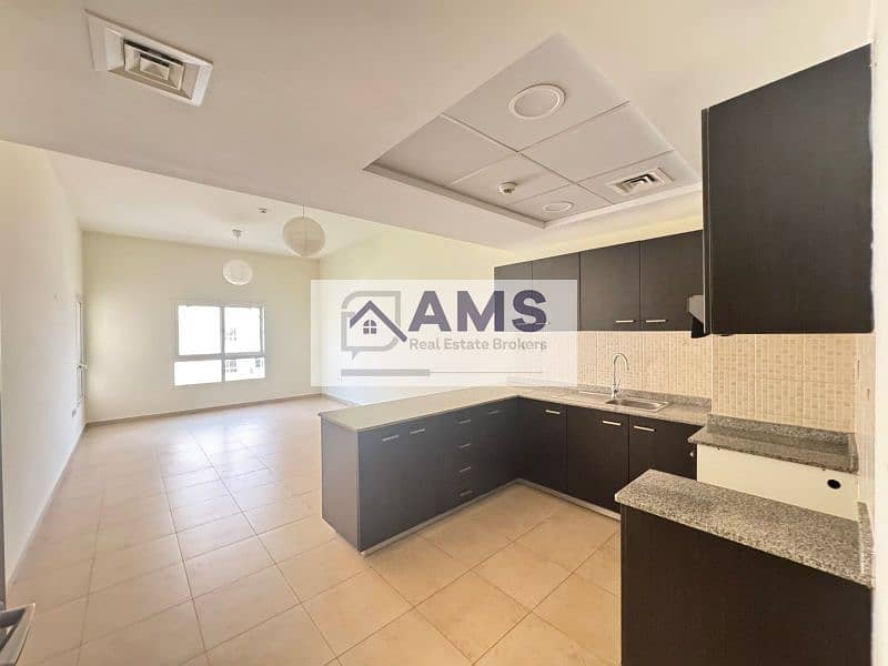 Bright 1BR Apartment | Open Kitchen | Balcony