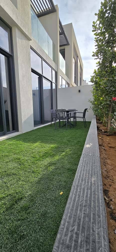 4 outdoor garden. jpg