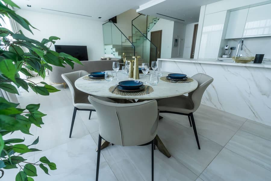 11 dining area . jpg