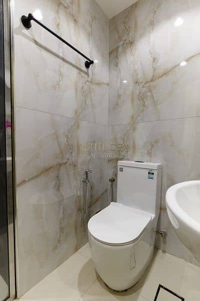 22 2nd Bathroom 3. jpg
