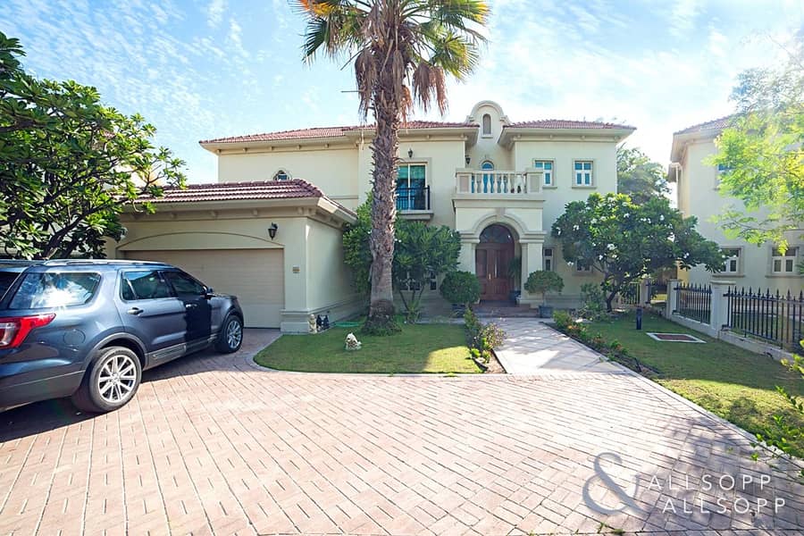 |Spanish style villa | Vacant | 4 Beds |