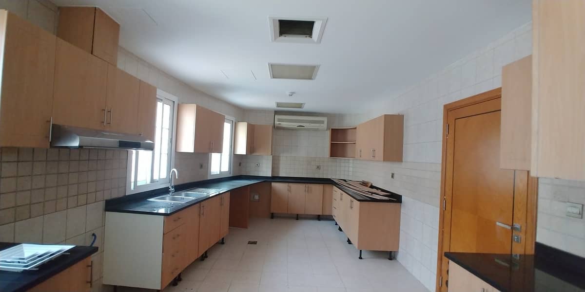 Вилла в Мирдиф, 4 cпальни, 130000 AED - 4416408