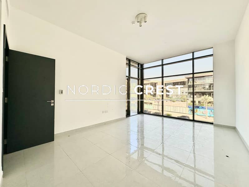 Large Corner 1BR | 2 Full Baths | Ready to Move-in