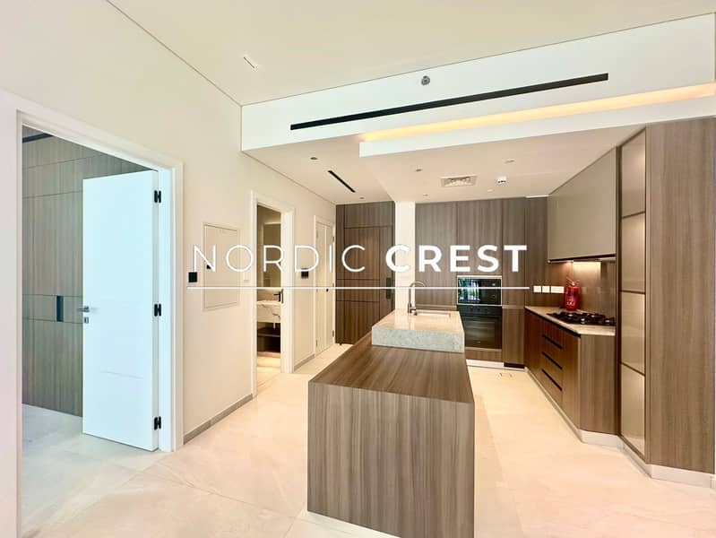 Large 1BR + Big Terrace with Poolside View