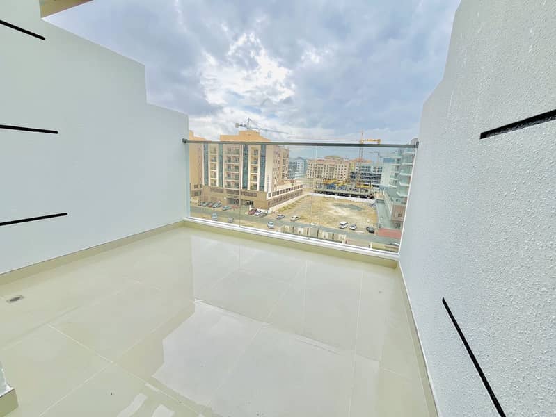 Spacious New Brand Building// Studio With Carr Parking Also With Gym Pool Free// Easy Exit Tu Silicone Full Family Building Call Me …