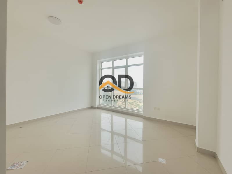 Spacious 1-bedroom | Balcony | luxurious amenities