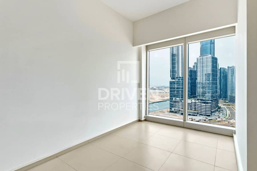 Ready 1BR Bright Spacious Unit | Great Amenities