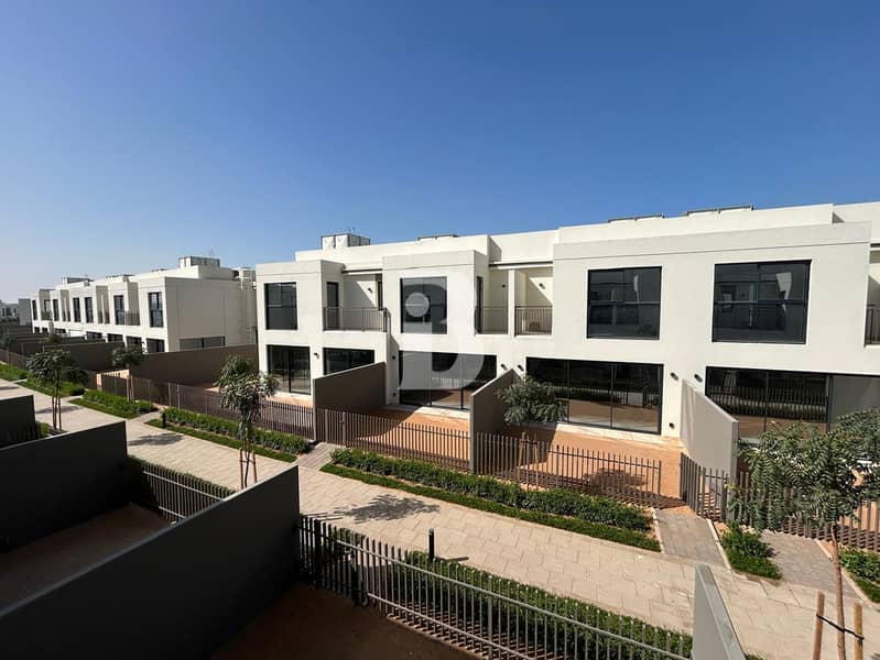 Rijwoning in Al Hamra Village,Falcon Island, 2 slaapkamers, 2100000 AED - 14770668 Rijwoning in Al Hamra Village,Falcon Island, 2 slaapkamers, 2100000 AED - 14770668