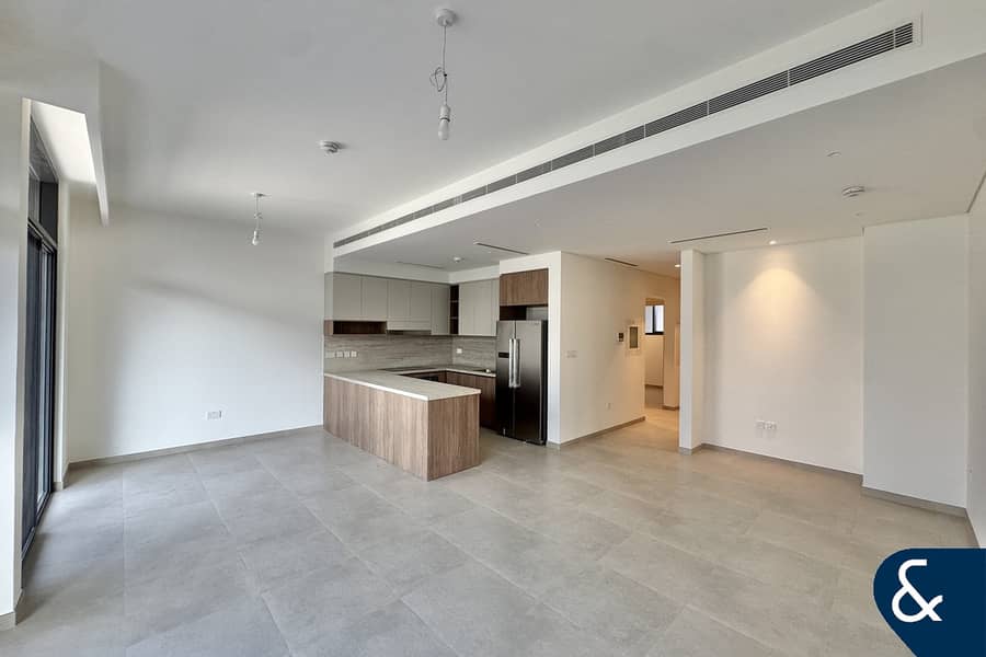 Large 3 Bedrooms | G+2 | Single Row Large 3 Bedrooms | G+2 | Single Row
