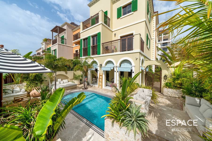 Exclusive Upgraded 5 Bed with Resort Style Garden Exclusive Upgraded 5 Bed with Resort Style Garden