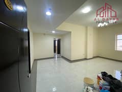 شقة فسيحة مكونة من غرفتي نوم وحمامين | موقع مميز | جاهزة للسكن