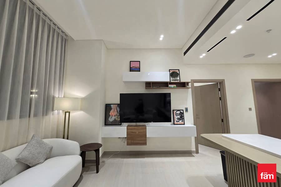 Double Height Balcony With Private Pool Double Height Balcony With Private Pool