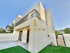 فيلا من 4 غرف نوم | شرفات متعددة | إطلالة على الحديقة والمسبح