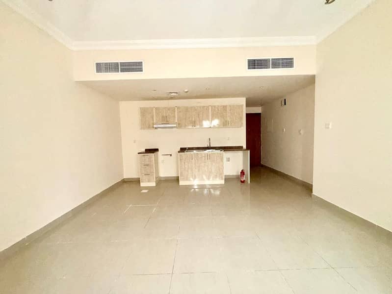 Studio front of Sahara Mall only for family rent 36k 4cheque payment