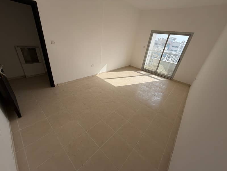 Beautiful two bedrooms and a living room - central air conditioning - regular maintenance by the owner - separate lounge