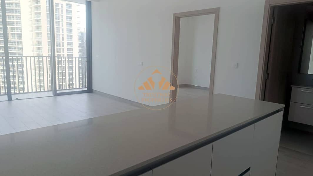 5 kitchen livingroom (2). jpg