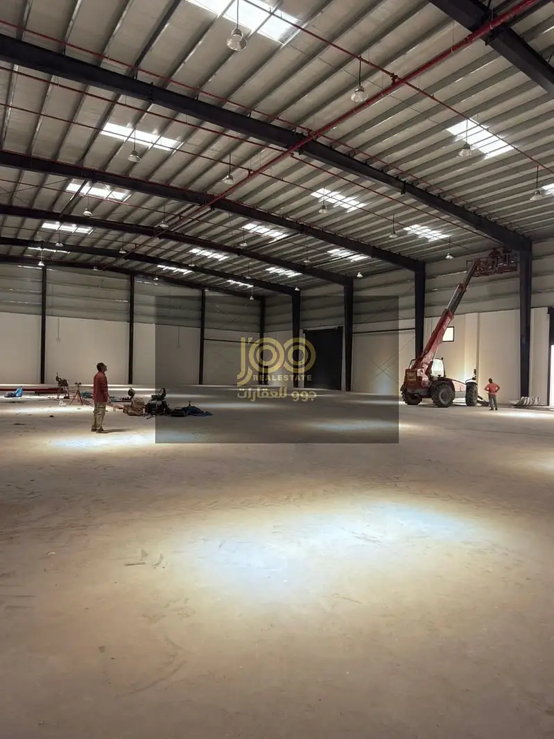 Available for annual rent: a warehouse with a showroom, equipped with 230 kW electricity. - View 3