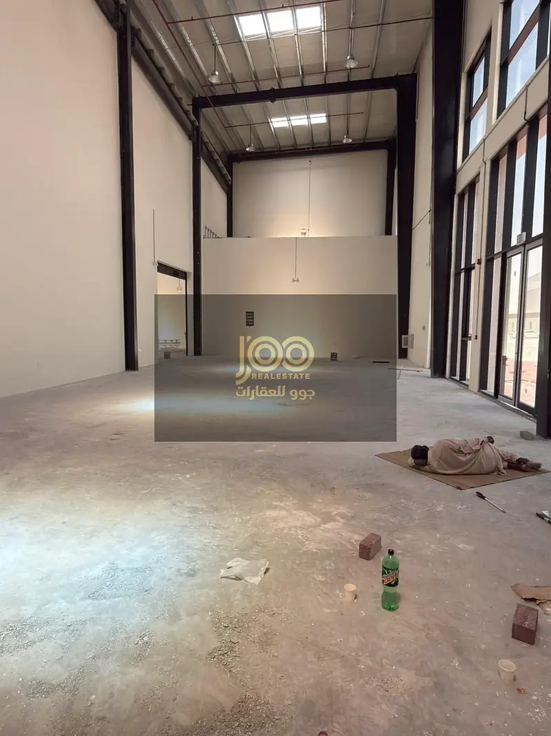 Available for annual rent: a warehouse with a showroom, equipped with 230 kW electricity. - View 5