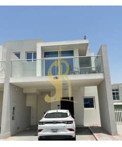 منزل تاون هاوس رائع غير مفروش بثلاث غرف نوم | مدينة هند 4 | داماك هيلز 2